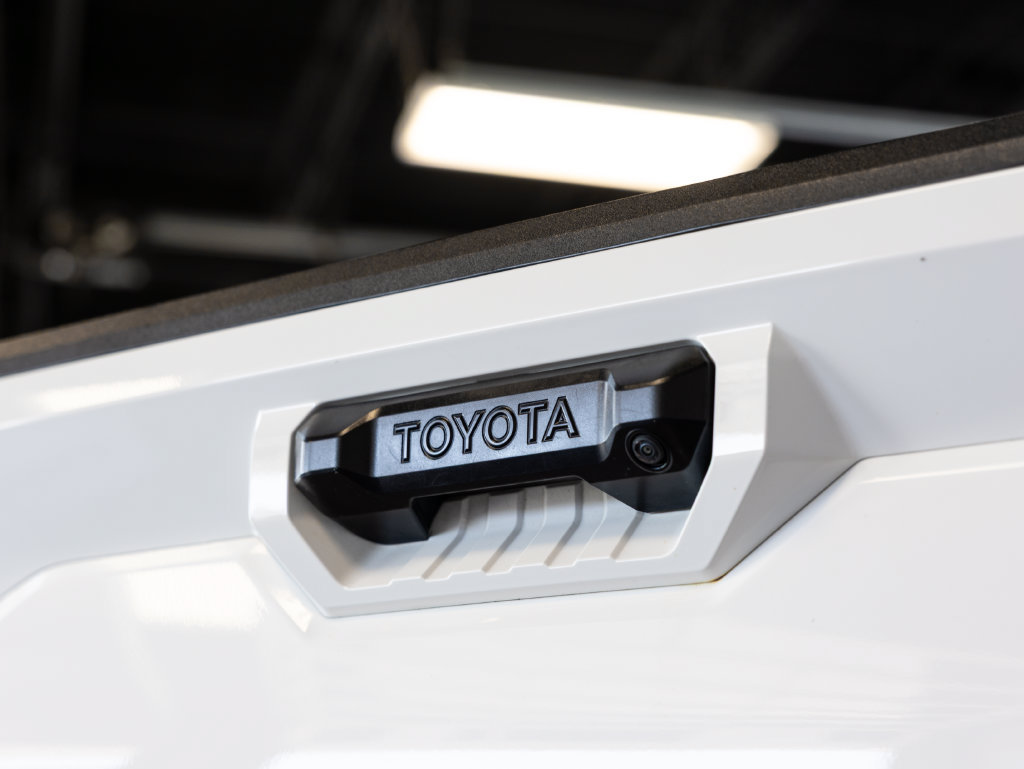 Used 2022 Toyota Tundra SR5 w/ TRD Sport Package AWD/4WD image 9