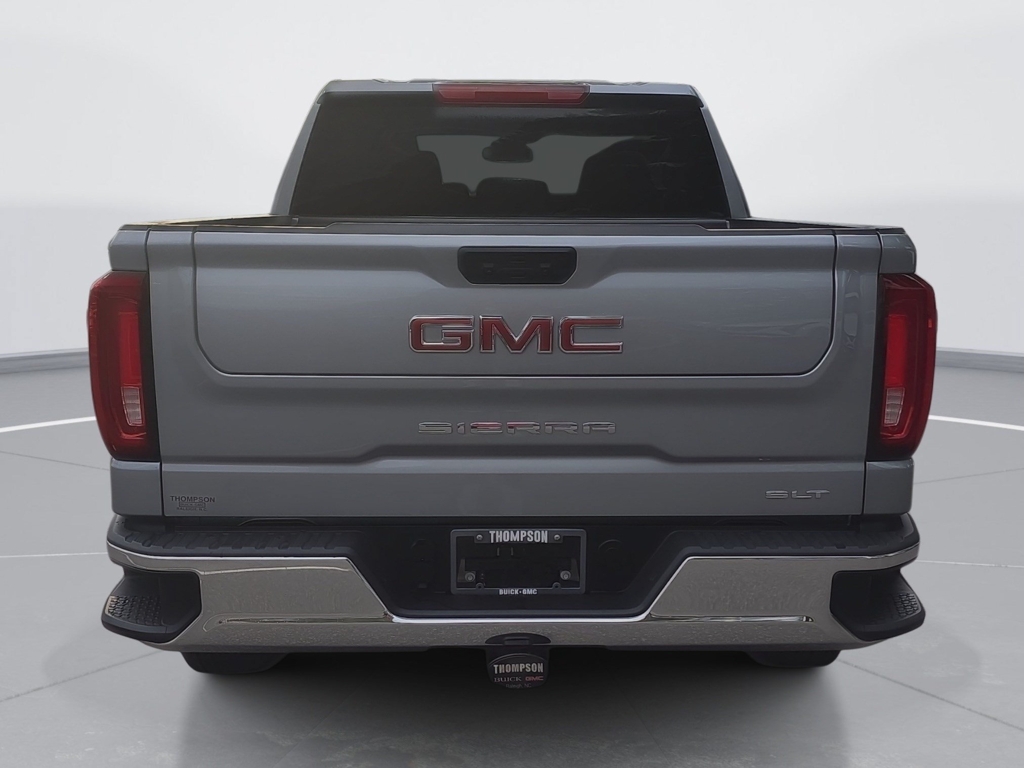 Used 2025 GMC Sierra 1500 SLT AWD/4WD image 4