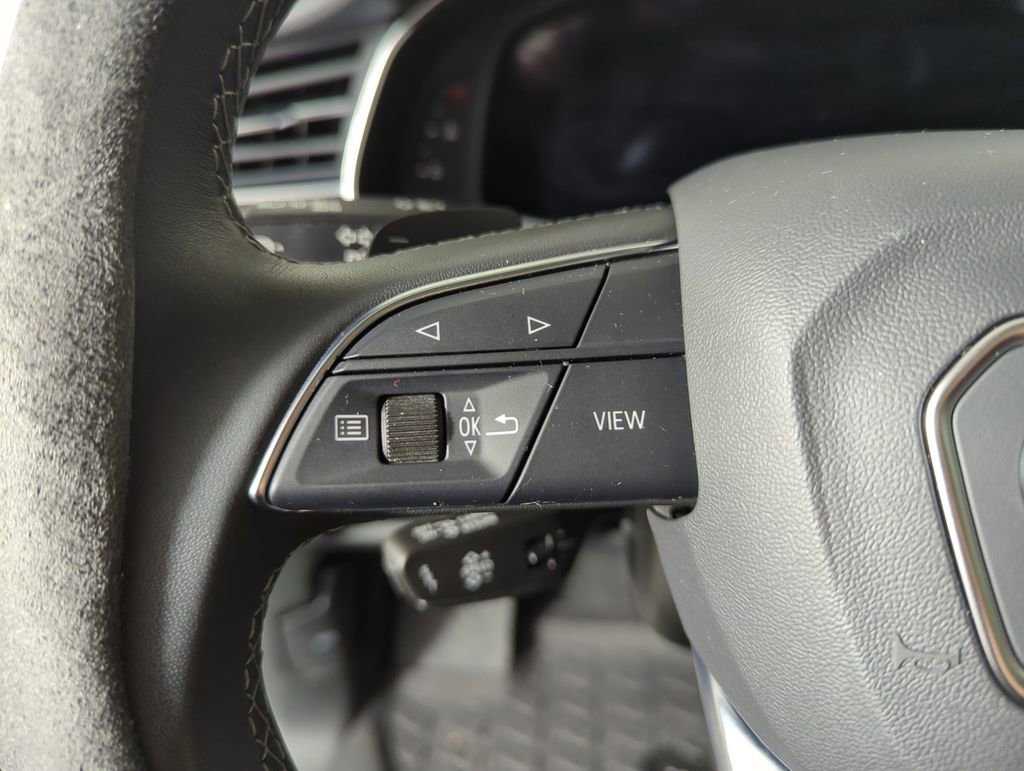 Used 2023 Audi Q8 Prestige w/ Prestige Package image 27