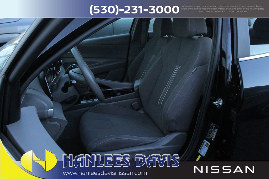 Used 2022 Hyundai Elantra SEL w/ Convenience + Premium Package image 11