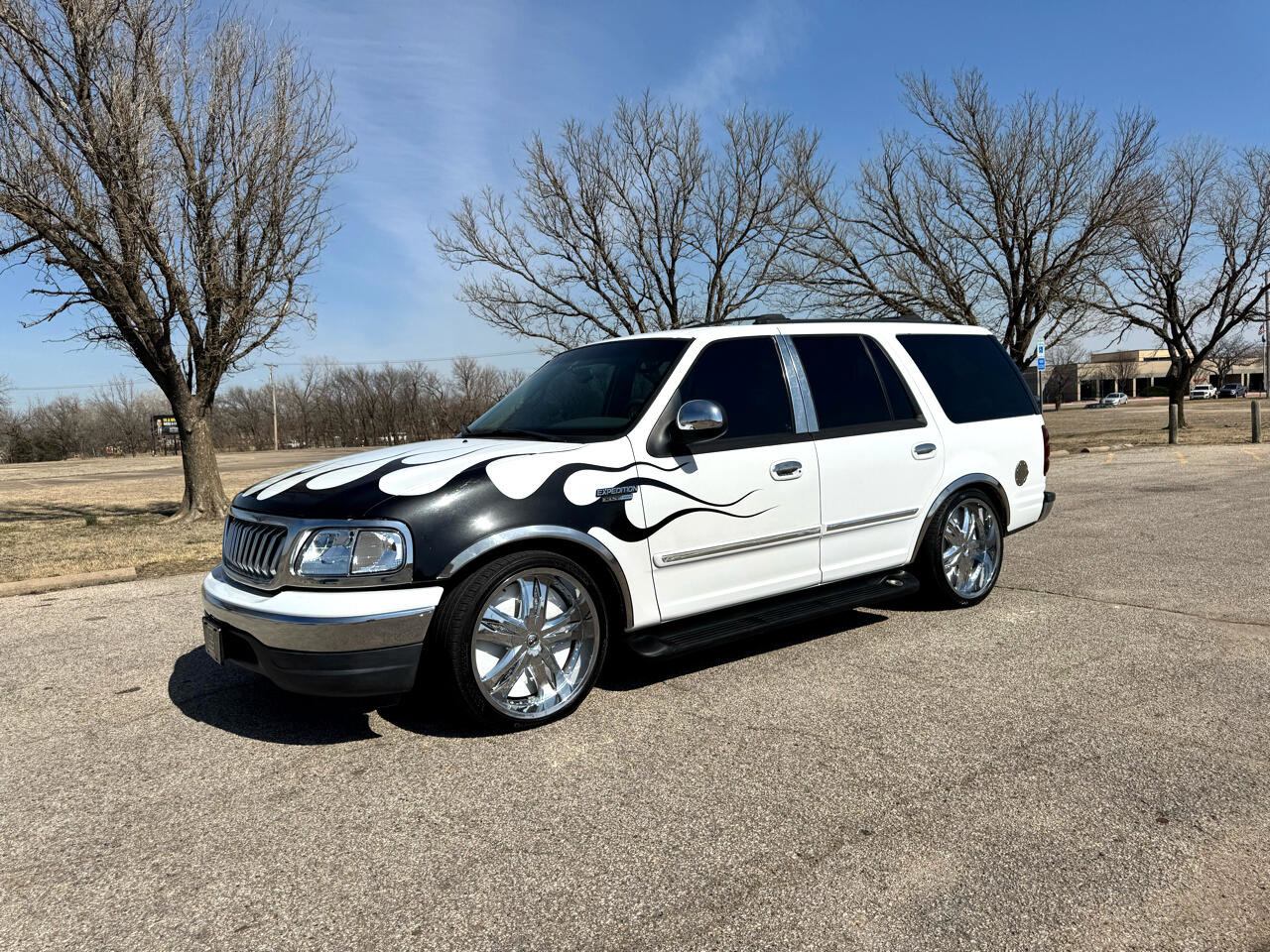 Used 2002 Ford Expedition XLT image 16