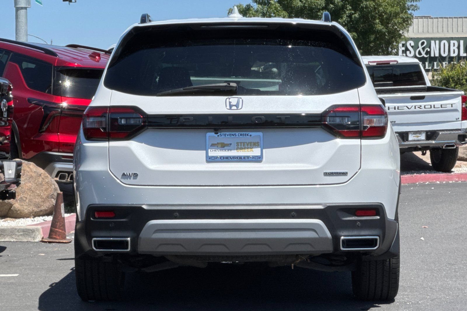 Used 2024 Honda Pilot Touring image 6