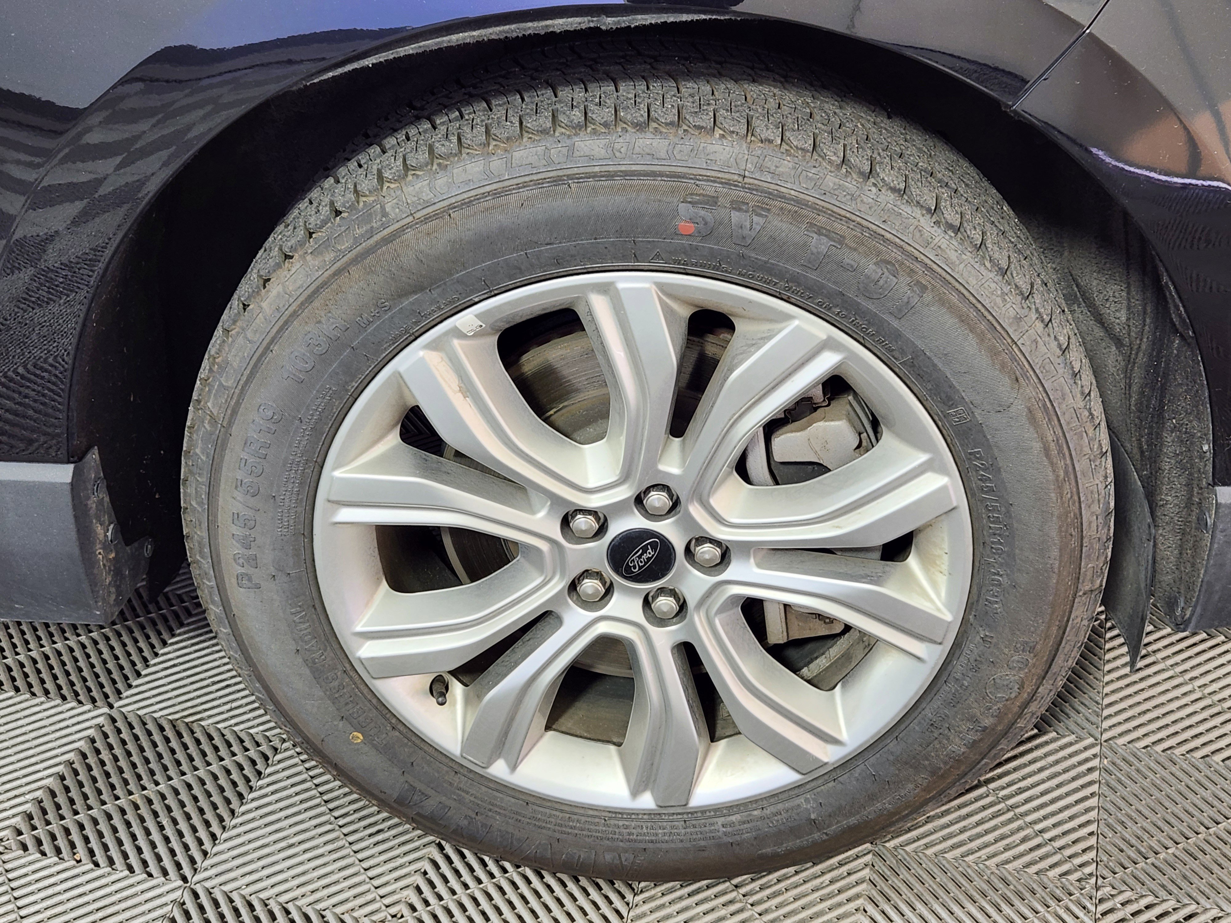 Used 2023 Ford Edge Titanium AWD/4WD image 9