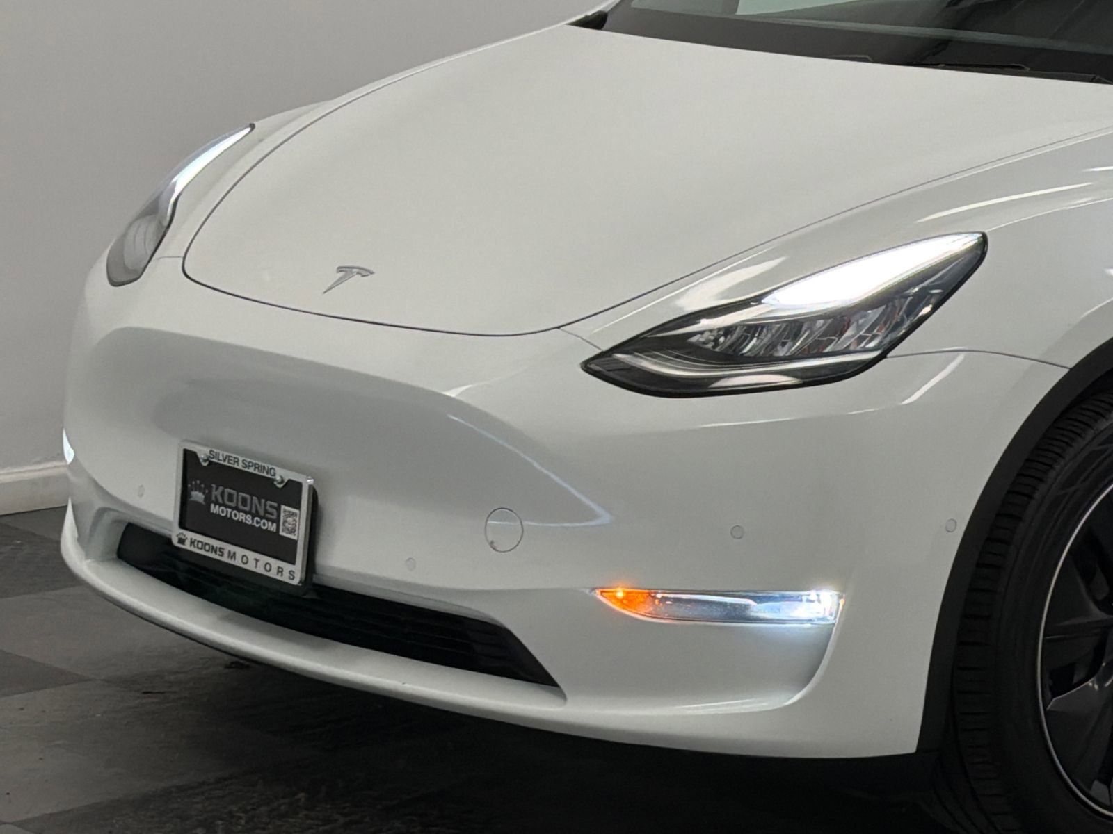 Used 2021 Tesla Model Y Long Range image 2