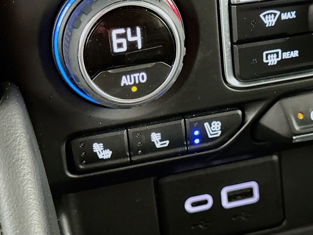 Used 2024 Chevrolet Tahoe Premier AWD/4WD image 30