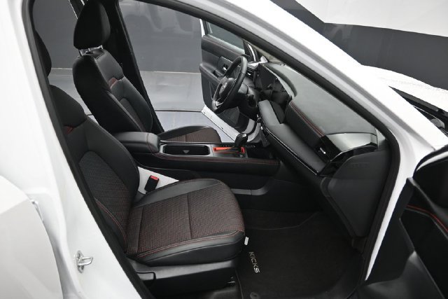 Certified 2025 Nissan Kicks SR AWD/4WD image 30