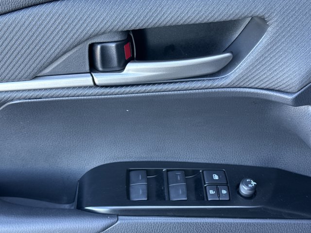Used 2025 Toyota Camry SE FWD image 15