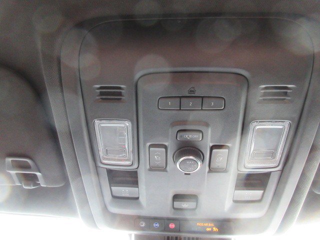 Used 2023 GMC Yukon XL AT4 w/ AT4 Premium Package image 18