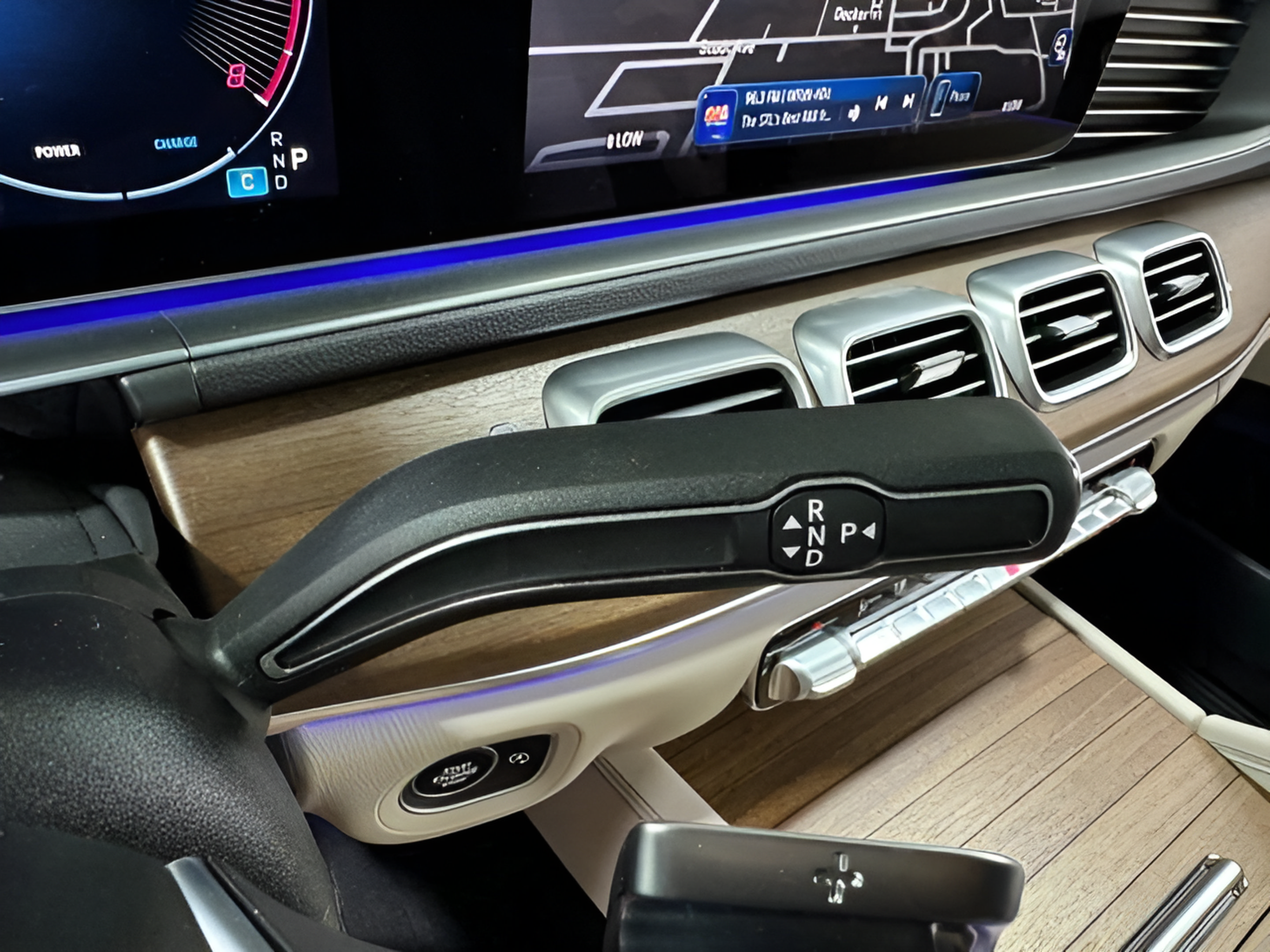 Certified 2025 Mercedes-Benz GLE 450 4MATIC image 36