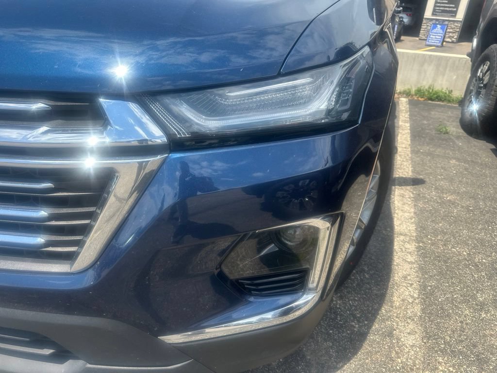Used 2023 Chevrolet Traverse LT AWD/4WD image 2