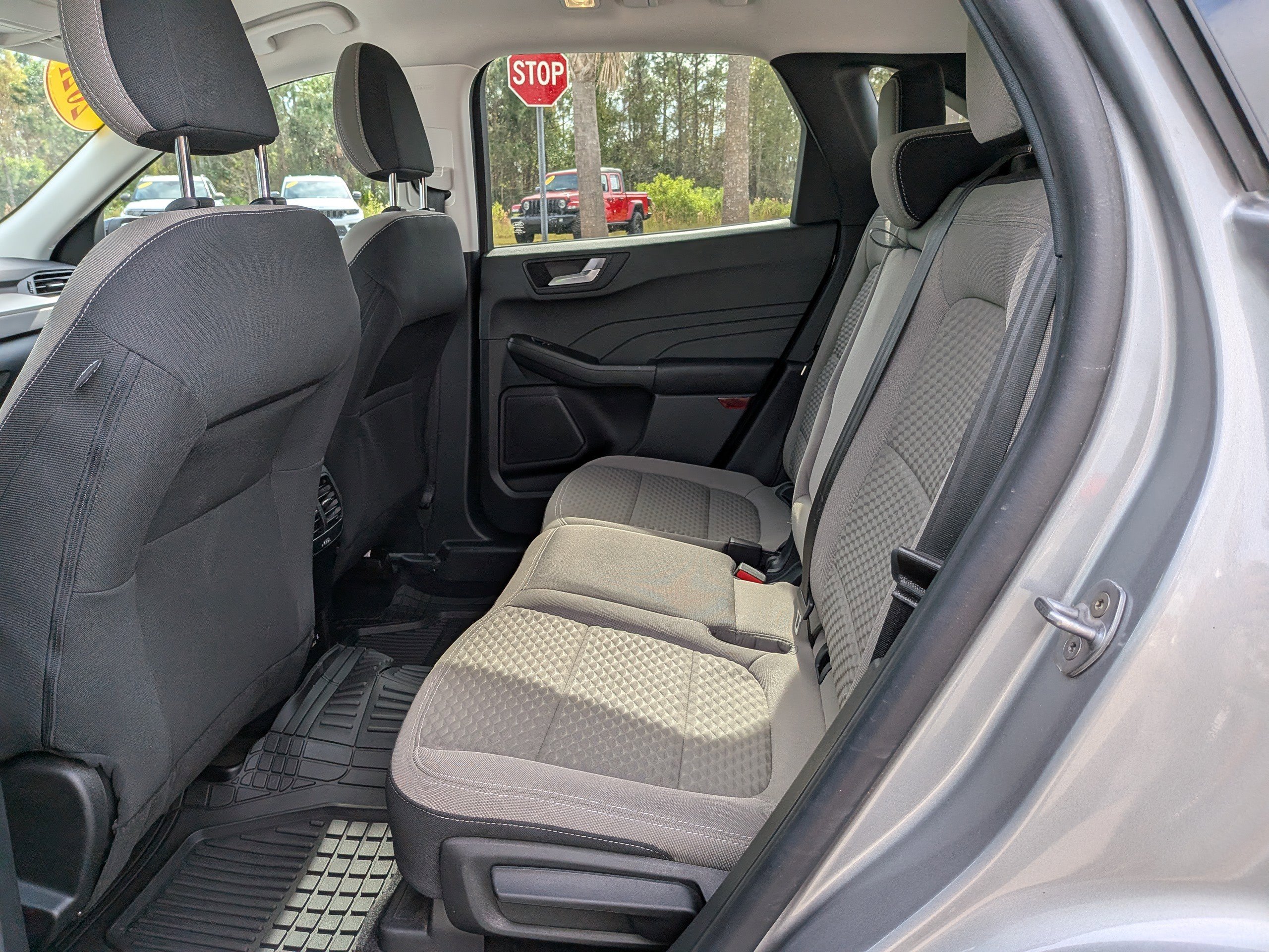 Used 2021 Ford Escape SE w/ SE Sport Appearance Package image 13