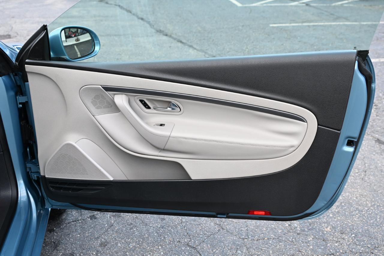 Used 2007 Volkswagen Eos 2.0T FWD image 24
