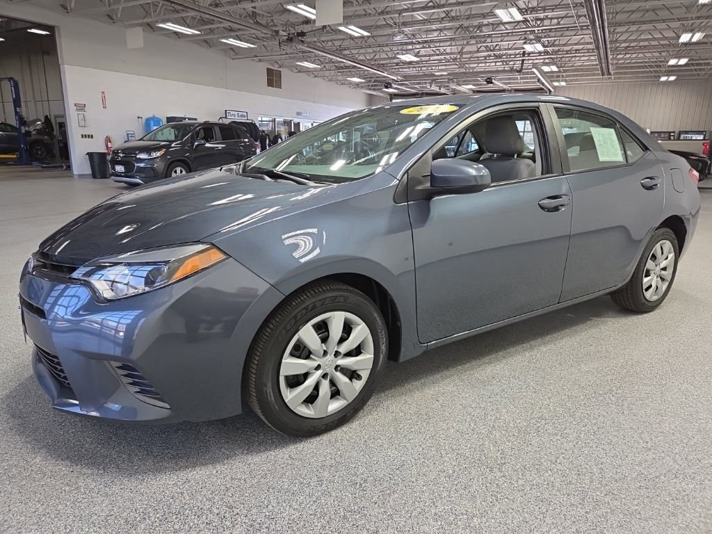 Used 2015 Toyota Corolla LE image 3