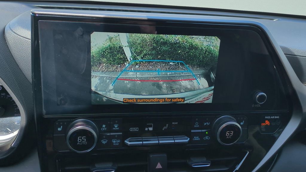 Certified 2026 Toyota Highlander XLE image 18