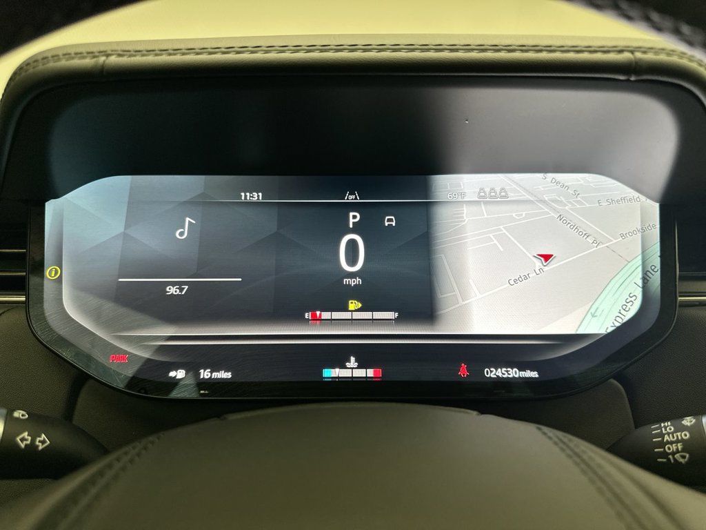 Certified 2025 Land Rover Range Rover SE AWD/4WD image 31