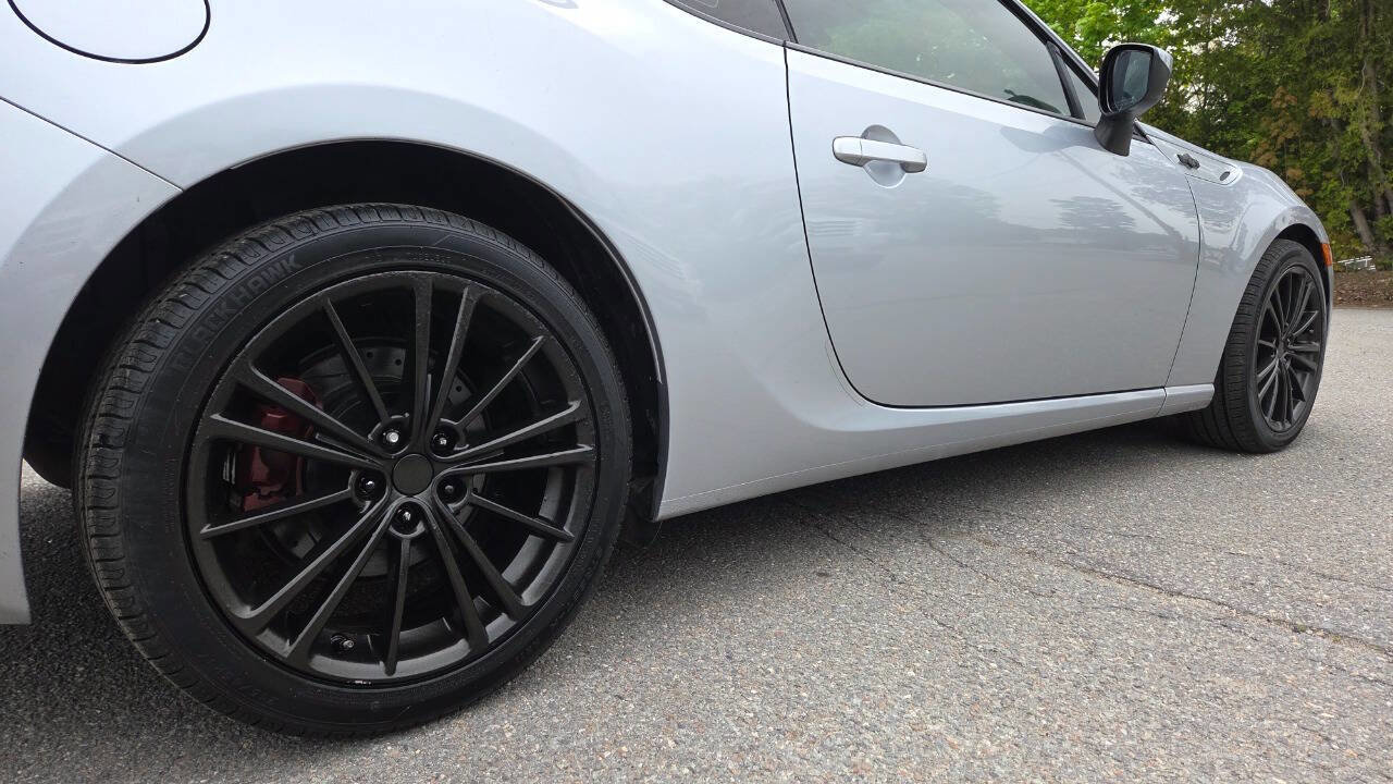 Used 2015 Scion FR-S RWD image 17