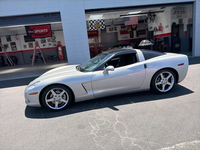 Used 2005 Chevrolet Corvette Coupe w/ Preferred Equipment Group RWD image 19