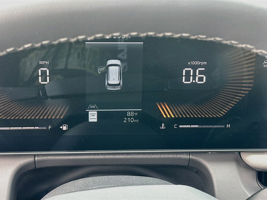 New 2027 Kia Seltos LX FWD image 12