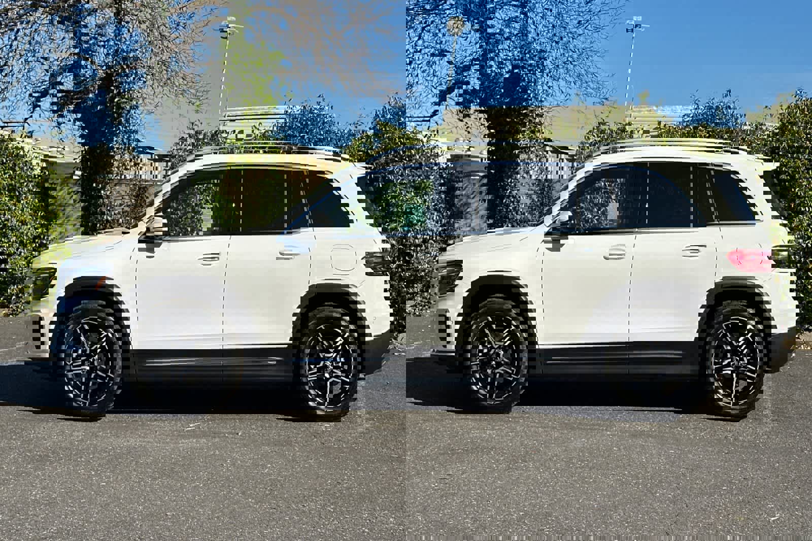 New 2026 Mercedes-Benz GLB 250 4MATIC image 6