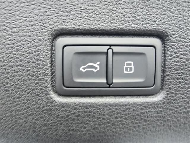 New 2025 Audi SQ7 Premium Plus image 16