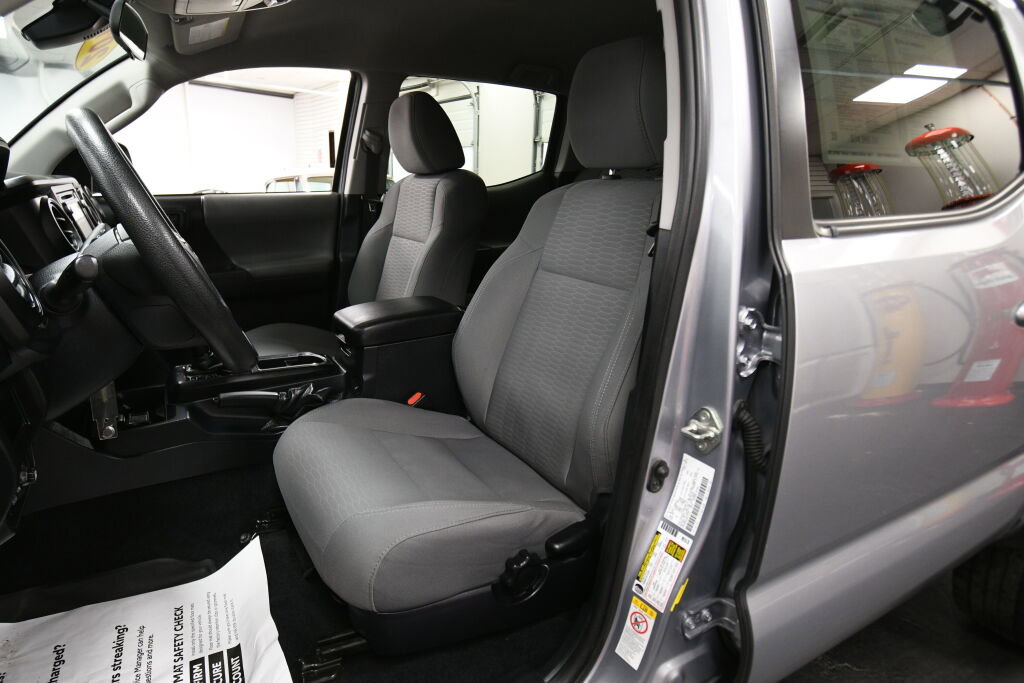 Certified 2019 Toyota Tacoma SR image 10