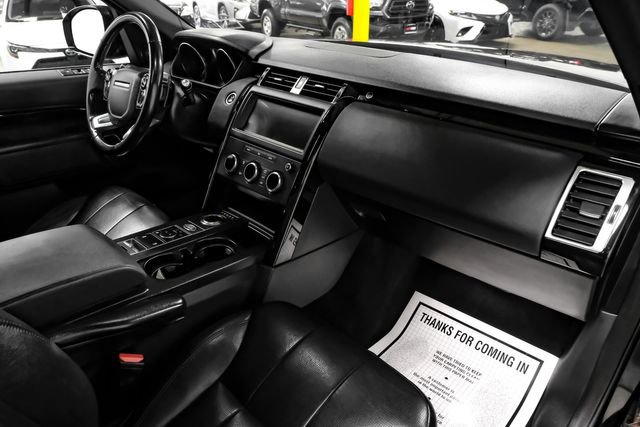 Used 2019 Land Rover Discovery SE image 19