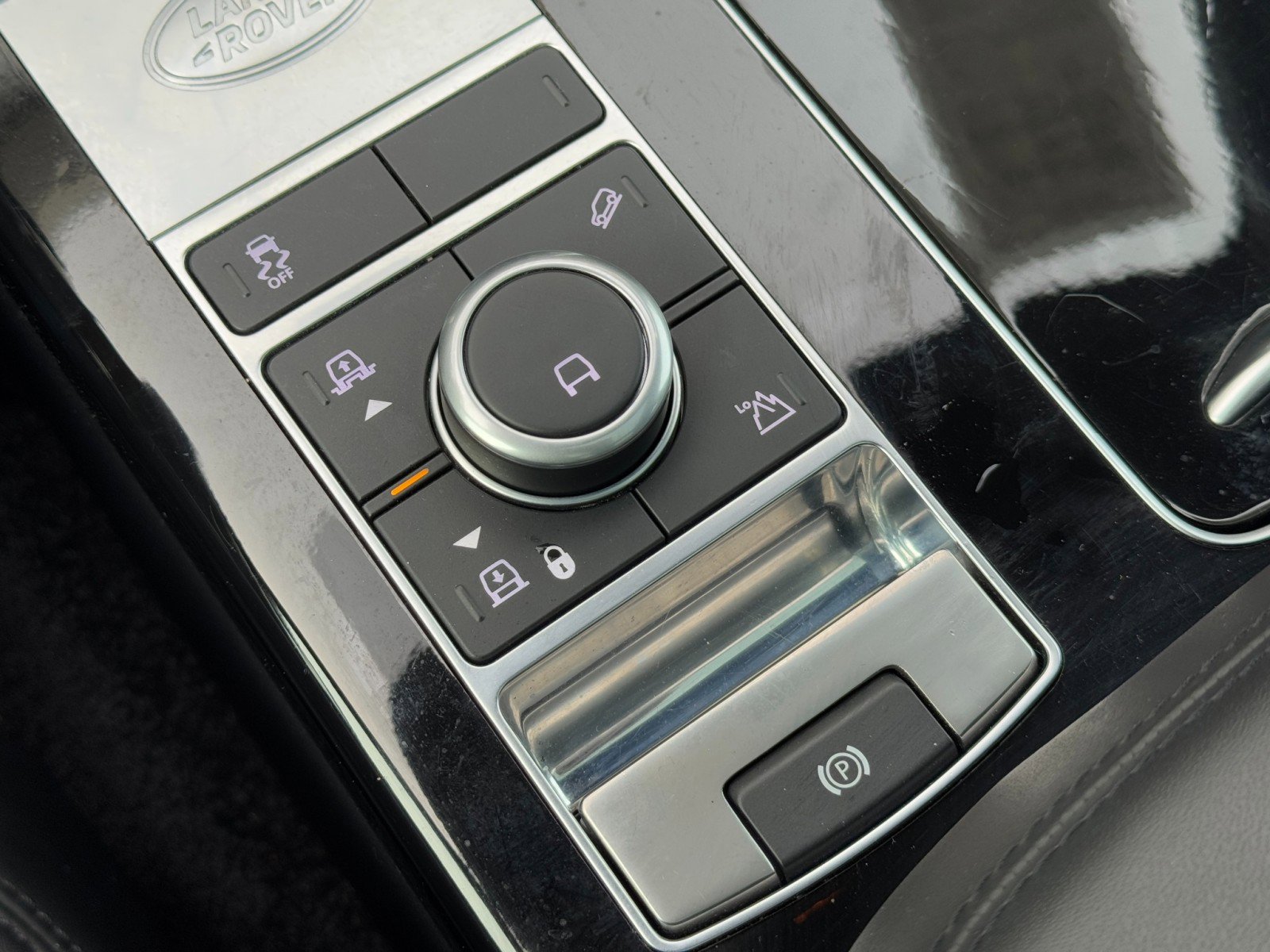 Used 2020 Land Rover Range Rover HSE image 37