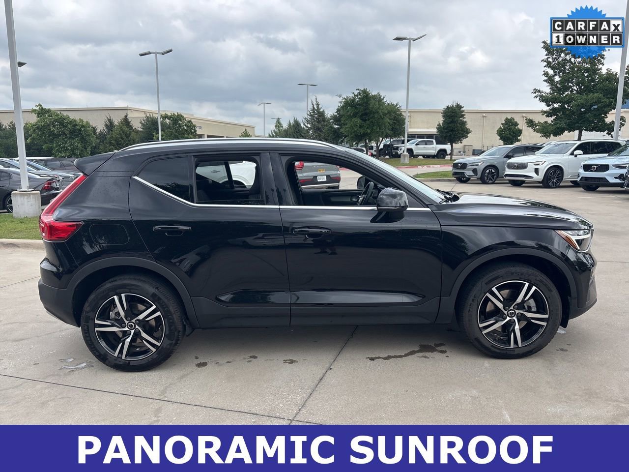 Certified 2025 Volvo XC40 B5 Core image 4