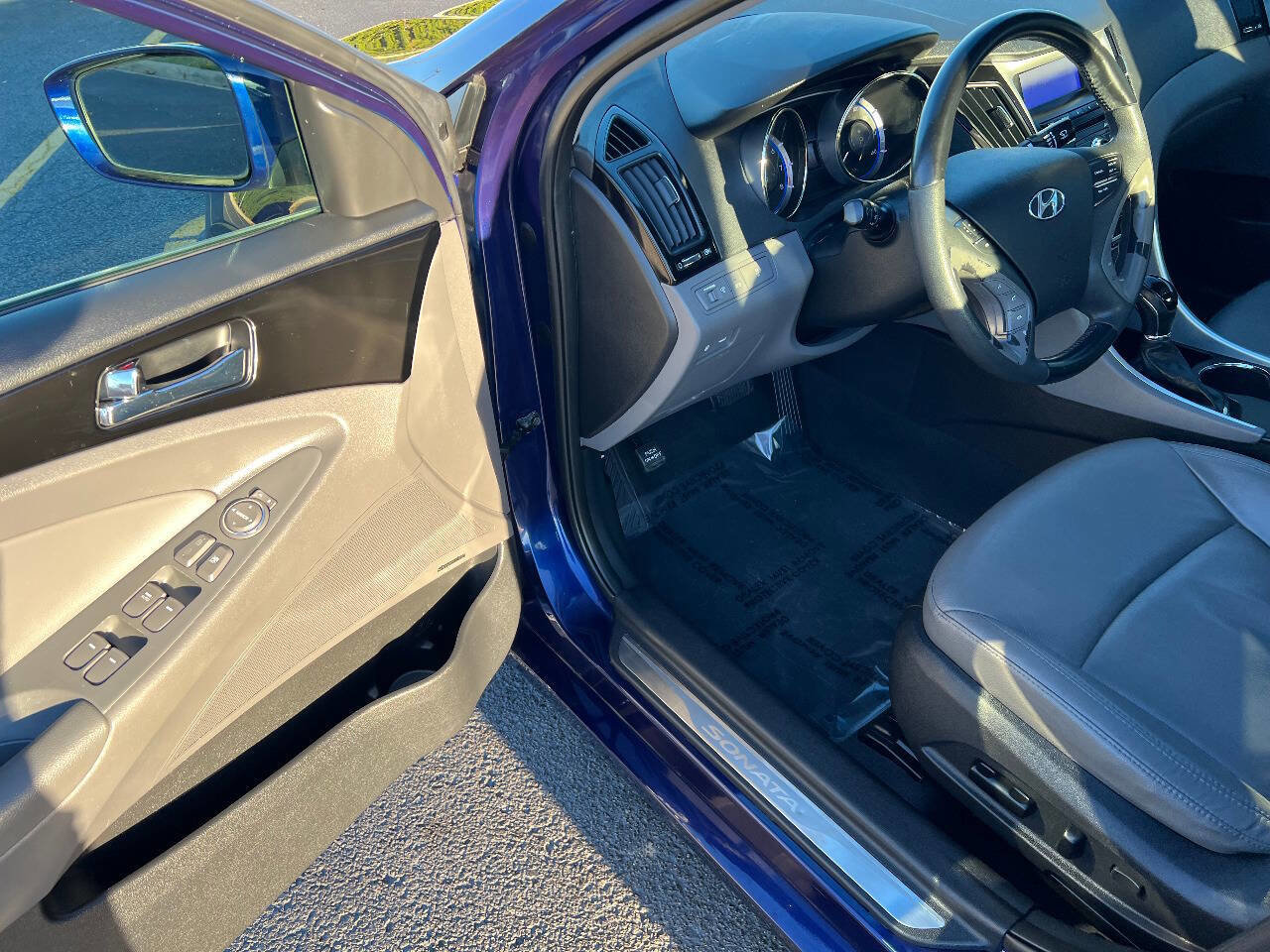 Used 2011 Hyundai Sonata Limited FWD image 17