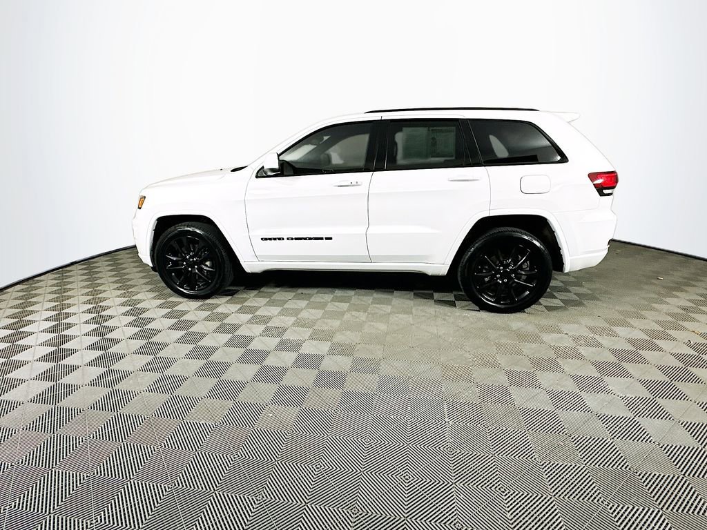 Certified 2022 Jeep Grand Cherokee Laredo X image 7