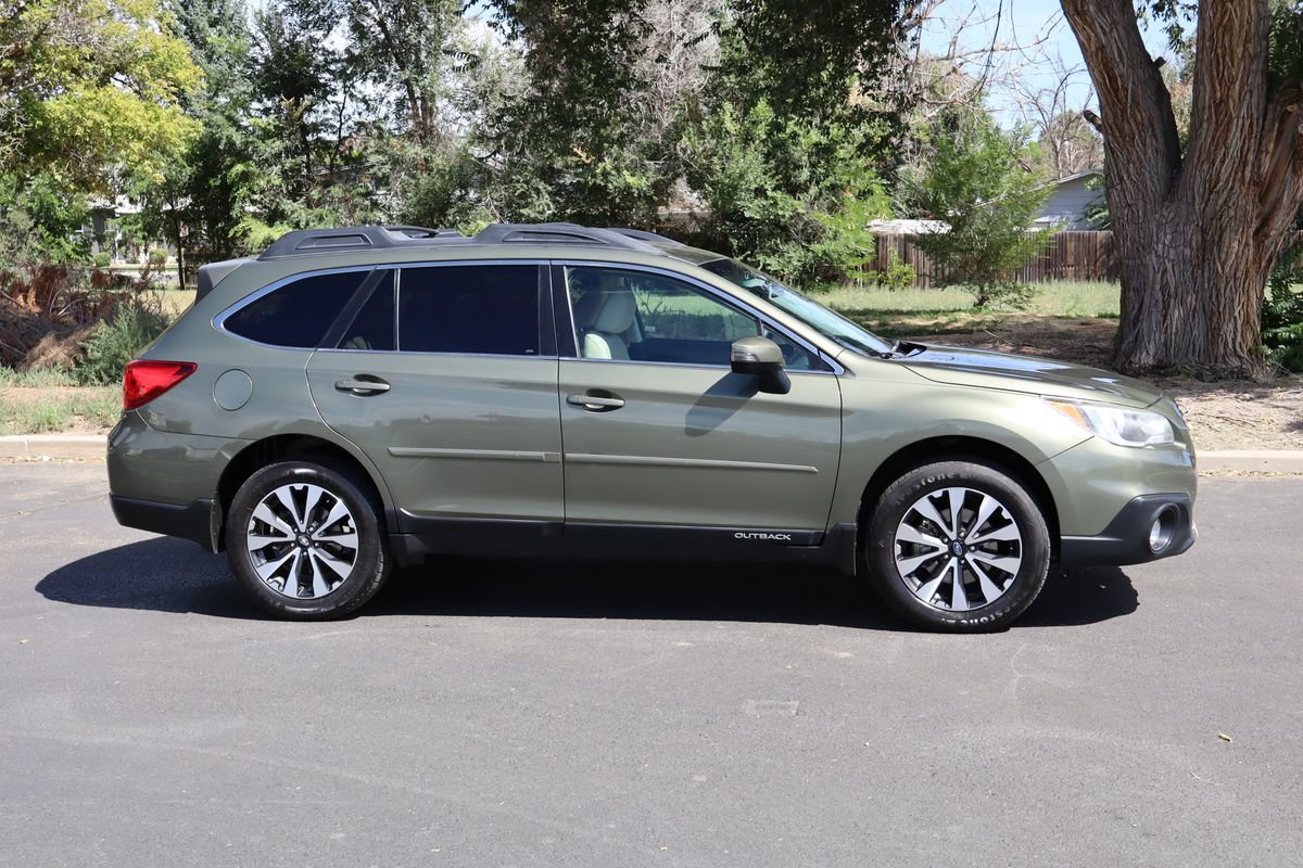 Used 2017 Subaru Outback 3.6R Limited AWD/4WD image 3