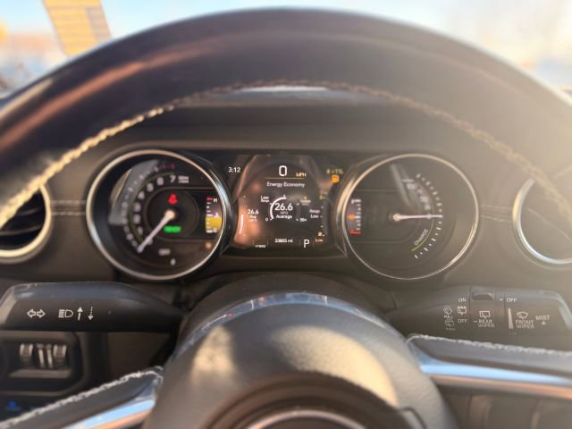 Used 2022 Jeep Wrangler Unlimited Sahara w/ Cold Weather Group AWD/4WD image 28