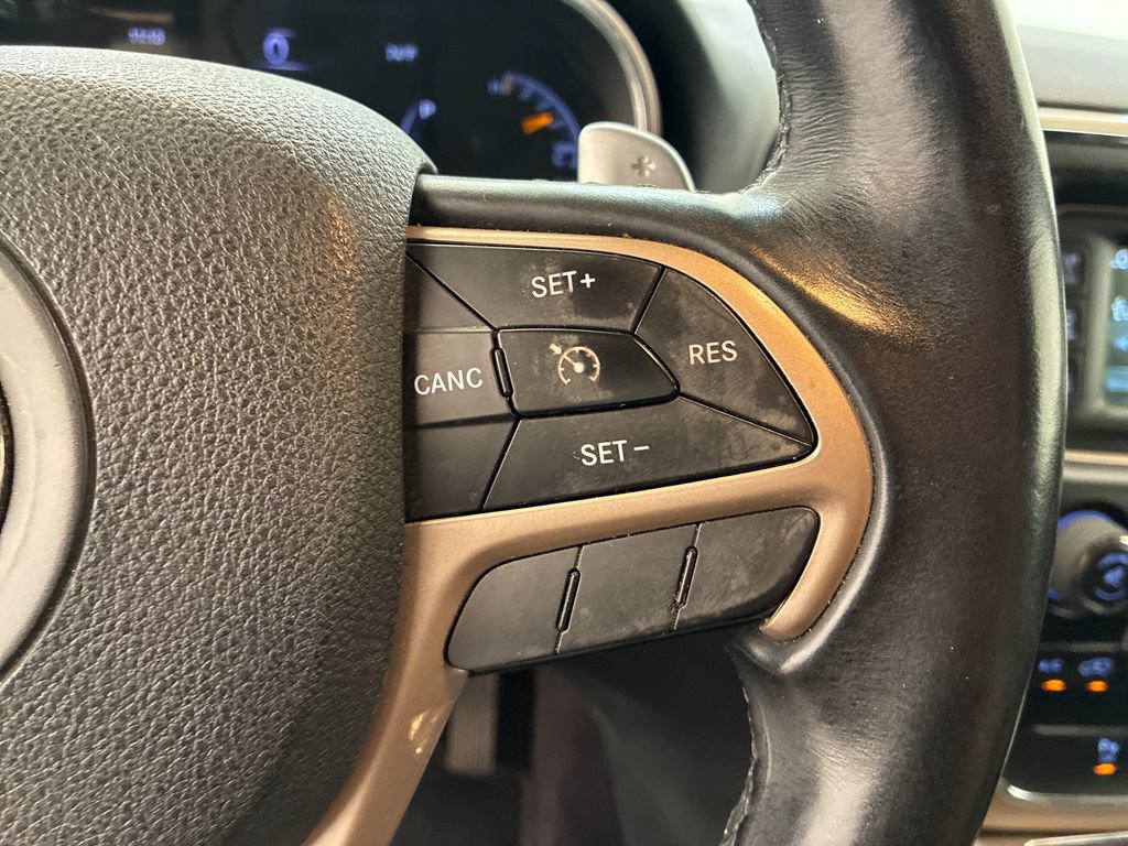 Used 2017 Jeep Grand Cherokee Laredo w/ Quick Order Package 23E AWD/4WD image 18