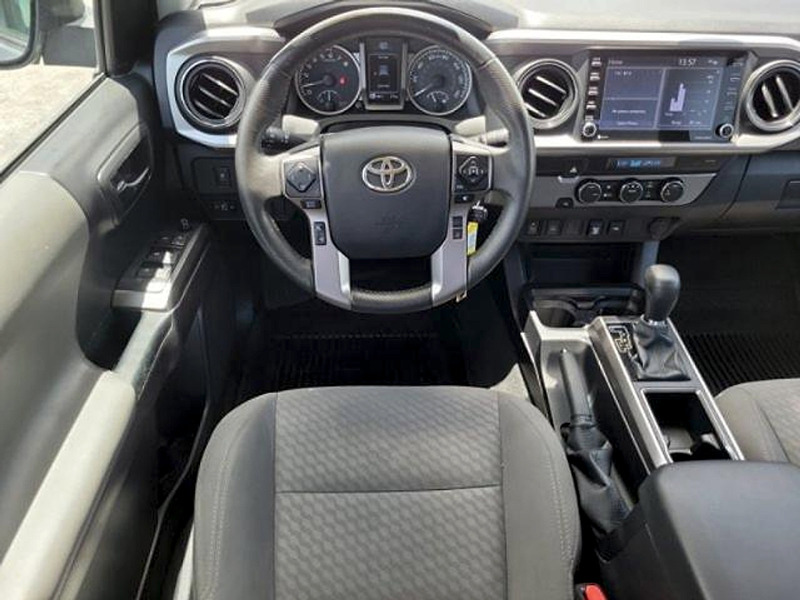 Used 2022 Toyota Tacoma SR5 w/ Technology Package RWD image 12