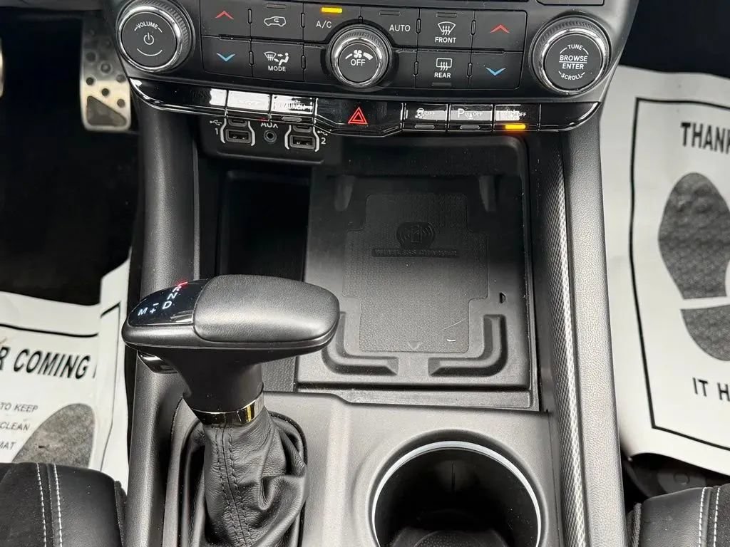 Used 2022 Dodge Durango SRT w/ Technology Group AWD/4WD image 24
