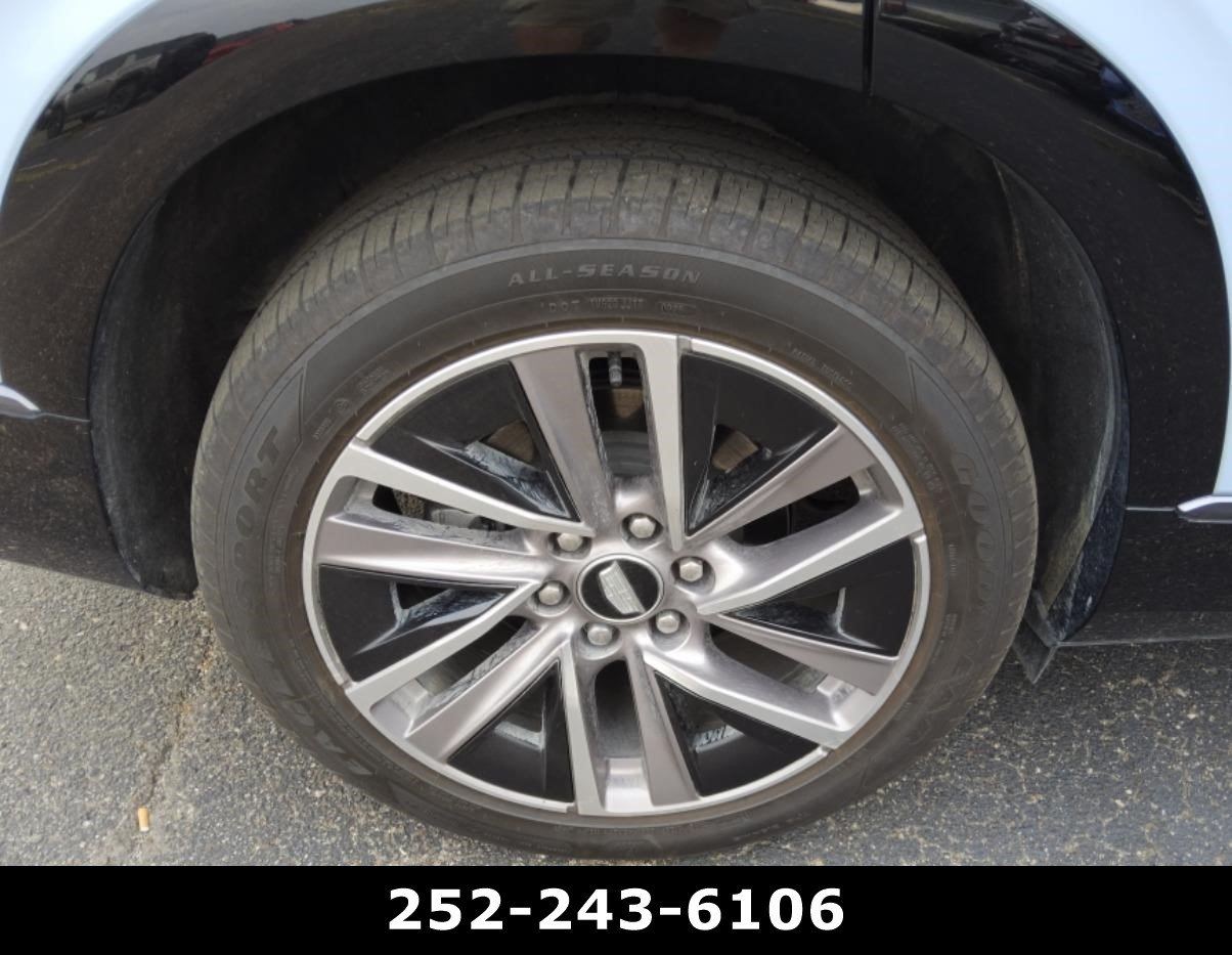 Used 2026 Cadillac Vistiq Sport w/ LPO, Floor Liner Package AWD/4WD image 9