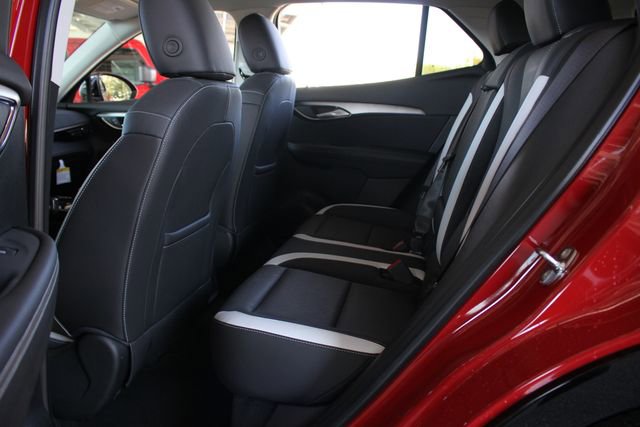 Used 2025 Buick Envision Sport Touring image 32