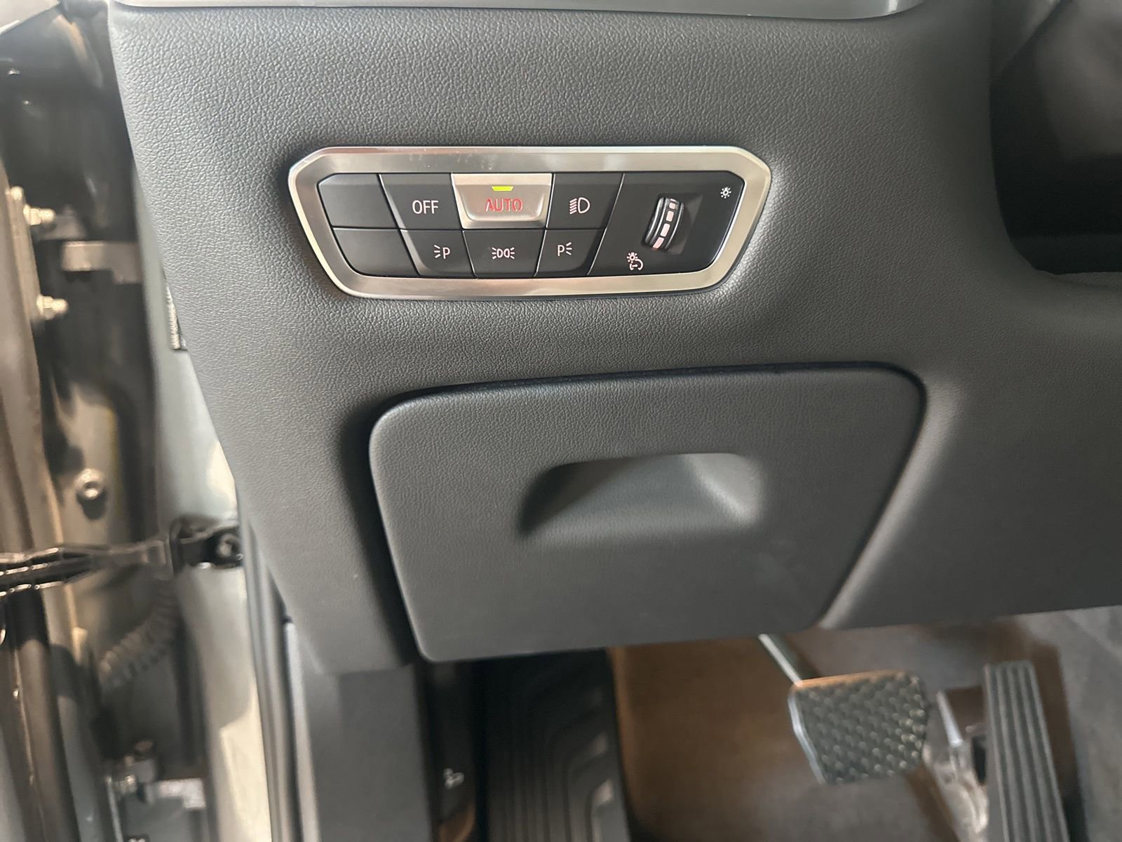 Certified 2023 BMW X7 xDrive40i w/ Premium Package image 25