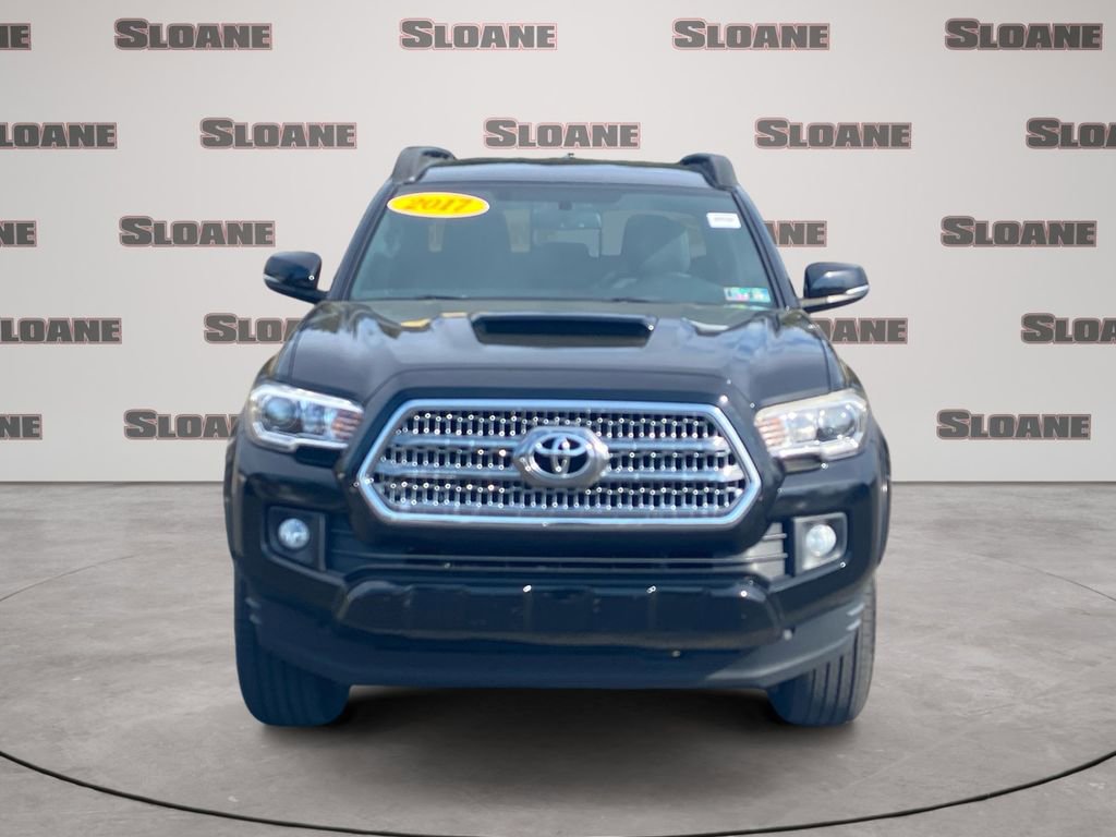 Used 2017 Toyota Tacoma TRD Sport w/ Tow Package (A/T) image 8