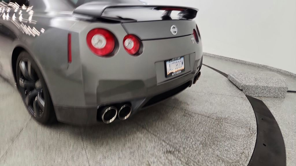 Used 2009 Nissan GT-R Premium AWD/4WD image 18