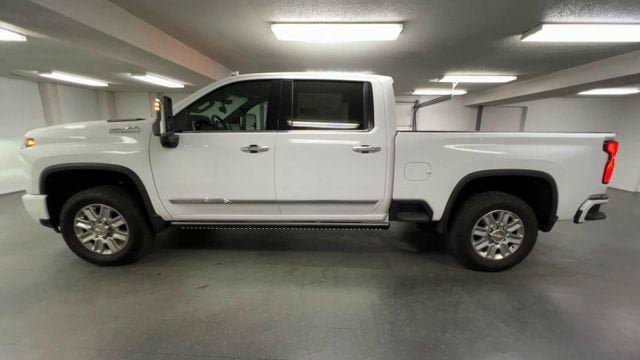 Certified 2024 Chevrolet Silverado 2500 High Country w/ High Country Premium Package AWD/4WD image 5