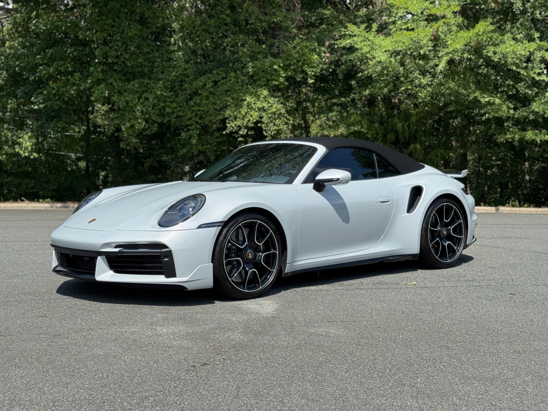 Used 2024 Porsche 911 Cabriolet image 4