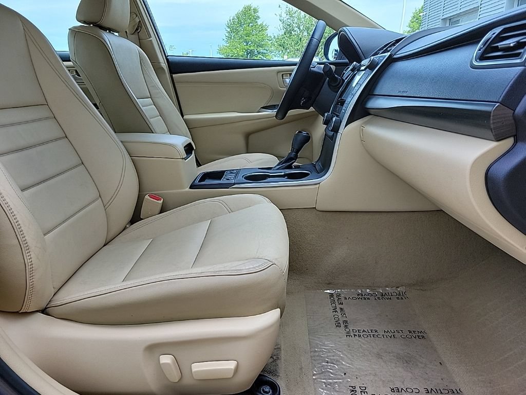 Used 2016 Toyota Camry XLE w/ Moonroof Package FWD image 17