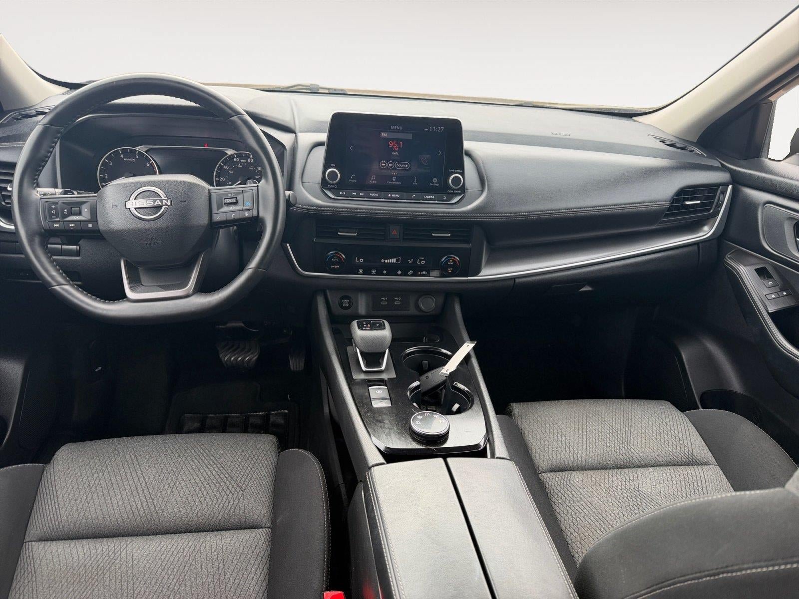 Used 2025 Nissan Rogue SV AWD/4WD image 10