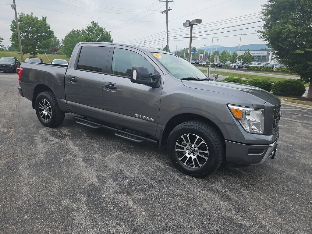 Used 2024 Nissan Titan SV w/ SV Convenience Package AWD/4WD image 8