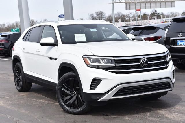 Used 2023 Volkswagen Atlas Cross Sport SE w/ Black Wheel Package image 2