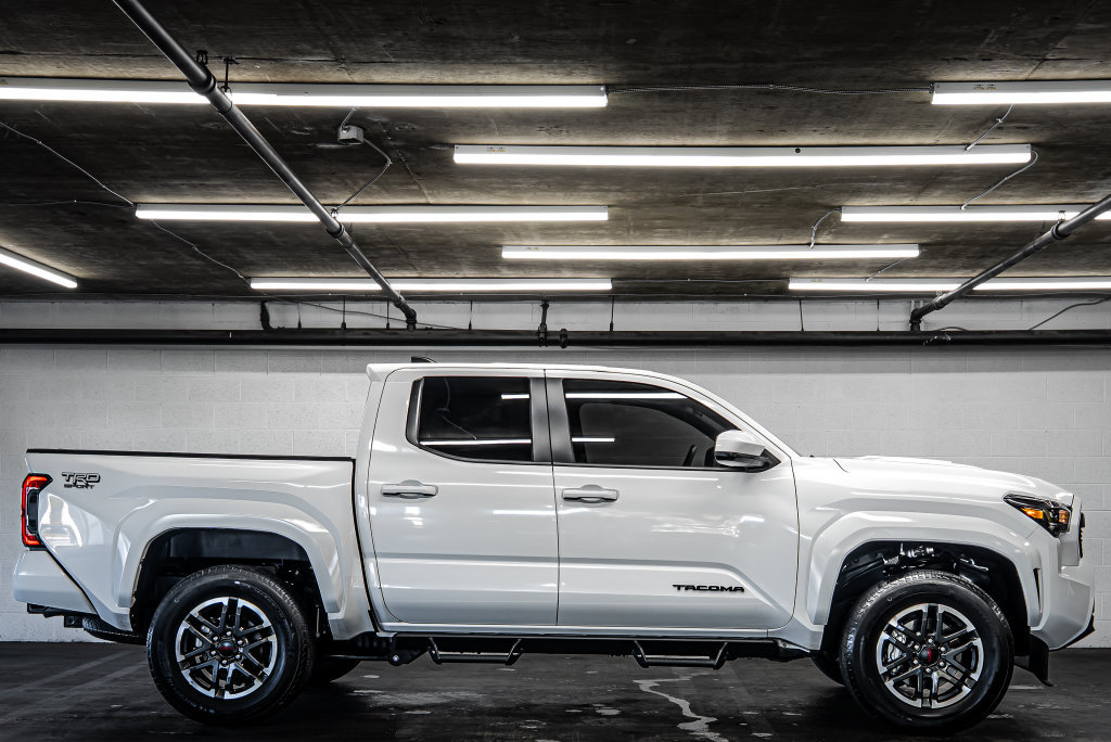 Used 2025 Toyota Tacoma TRD Sport AWD/4WD image 6