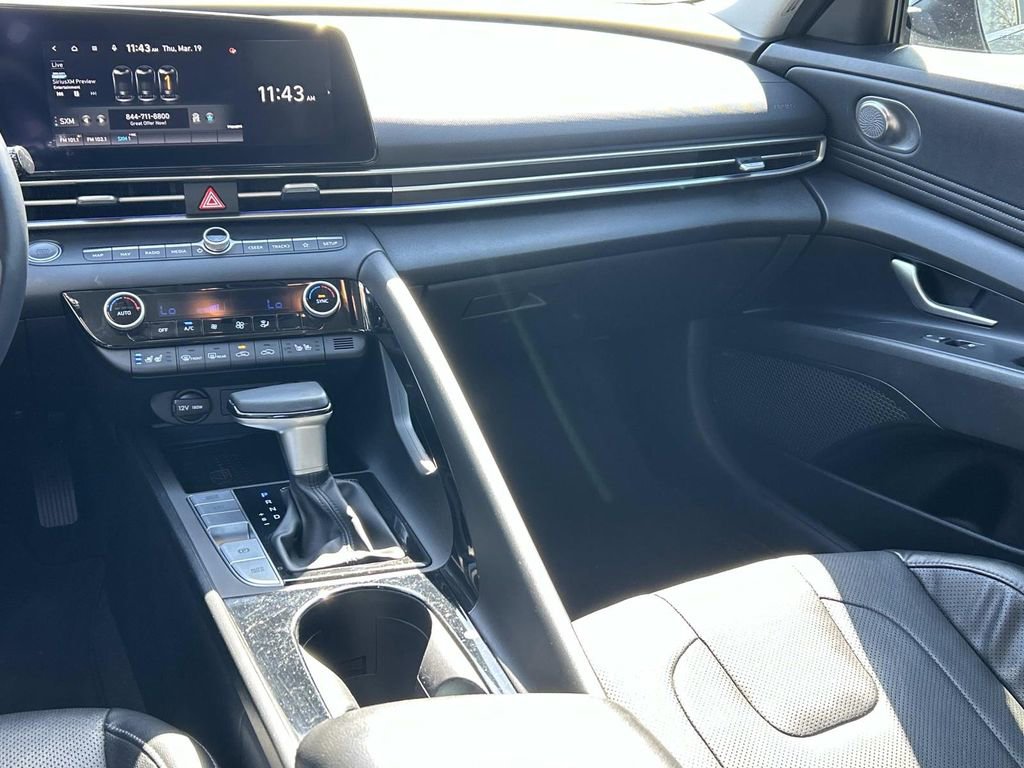 Used 2022 Hyundai Elantra Limited image 24