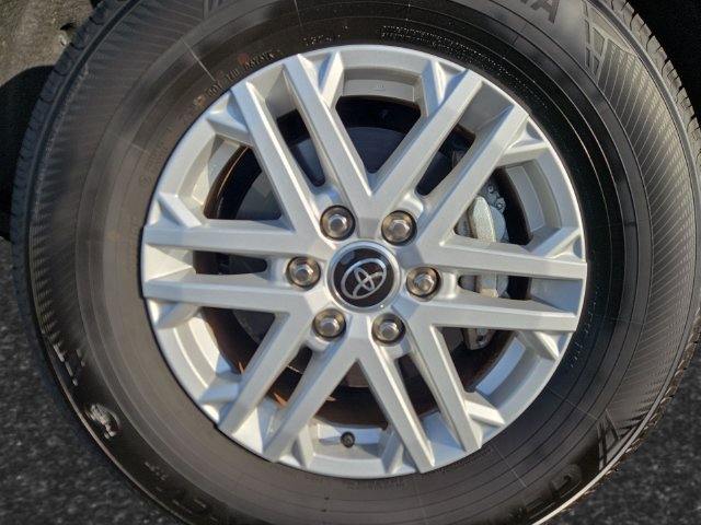 Used 2024 Toyota Tundra SR5 w/ SR5 Convenience Package AWD/4WD image 4
