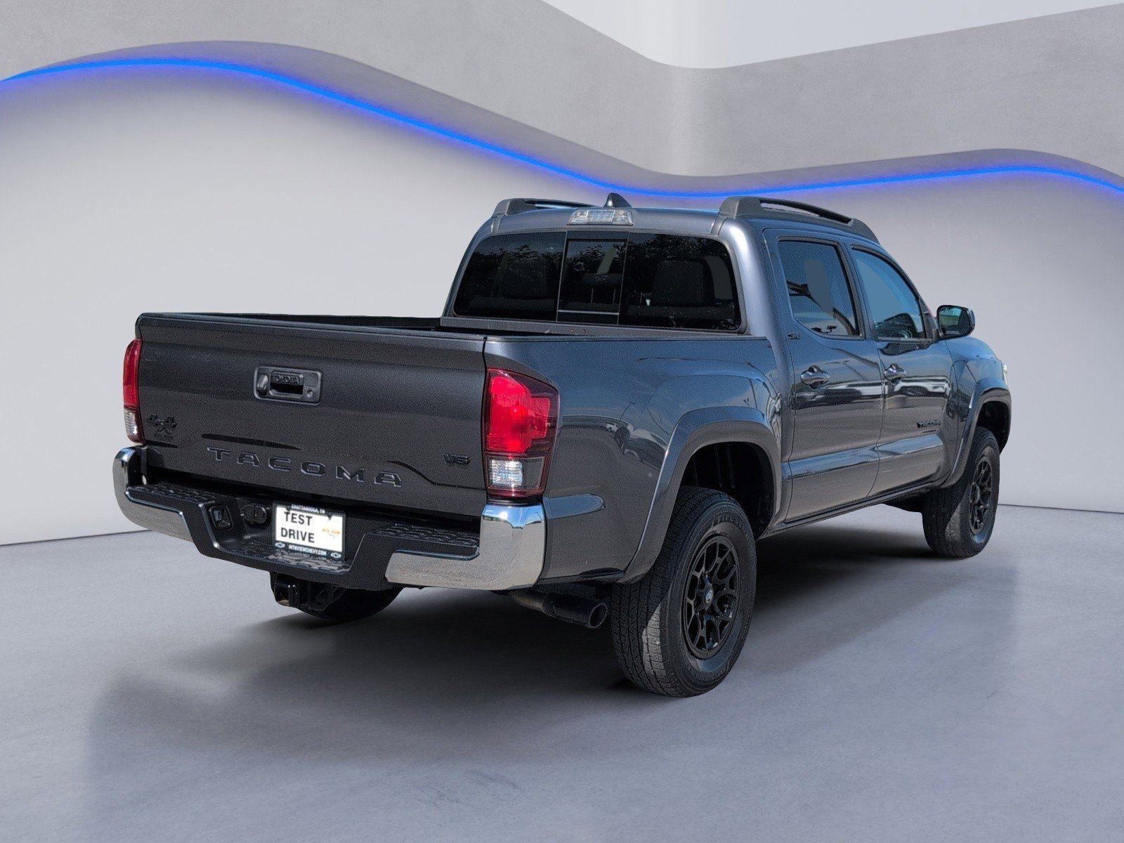 Used 2021 Toyota Tacoma SR5 w/ Blackout Package (TMS) image 3